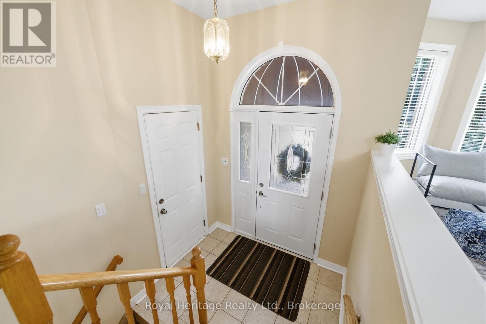90 Bloom Avenue, Clarington (Newcastle), Ontario  L1B 1N6 - Photo 5 - E13226350