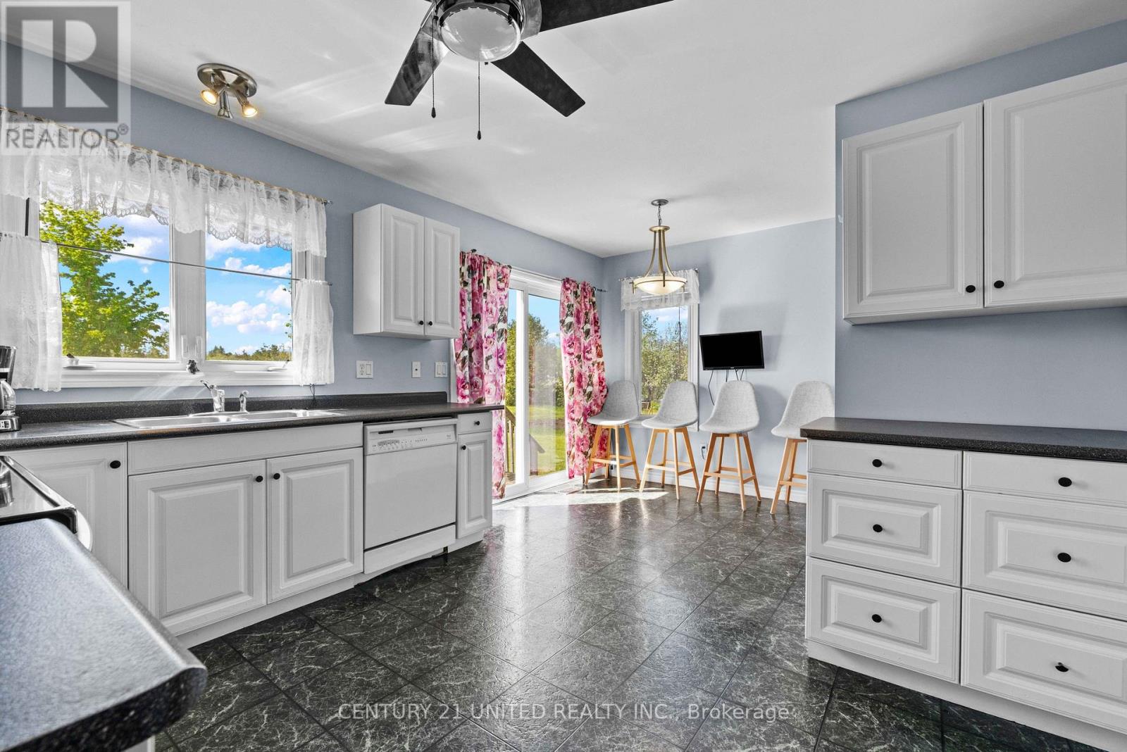 209 Lonsberry Lane, Douro-Dummer, Ontario  K0L 2A0 - Photo 11 - X13226852