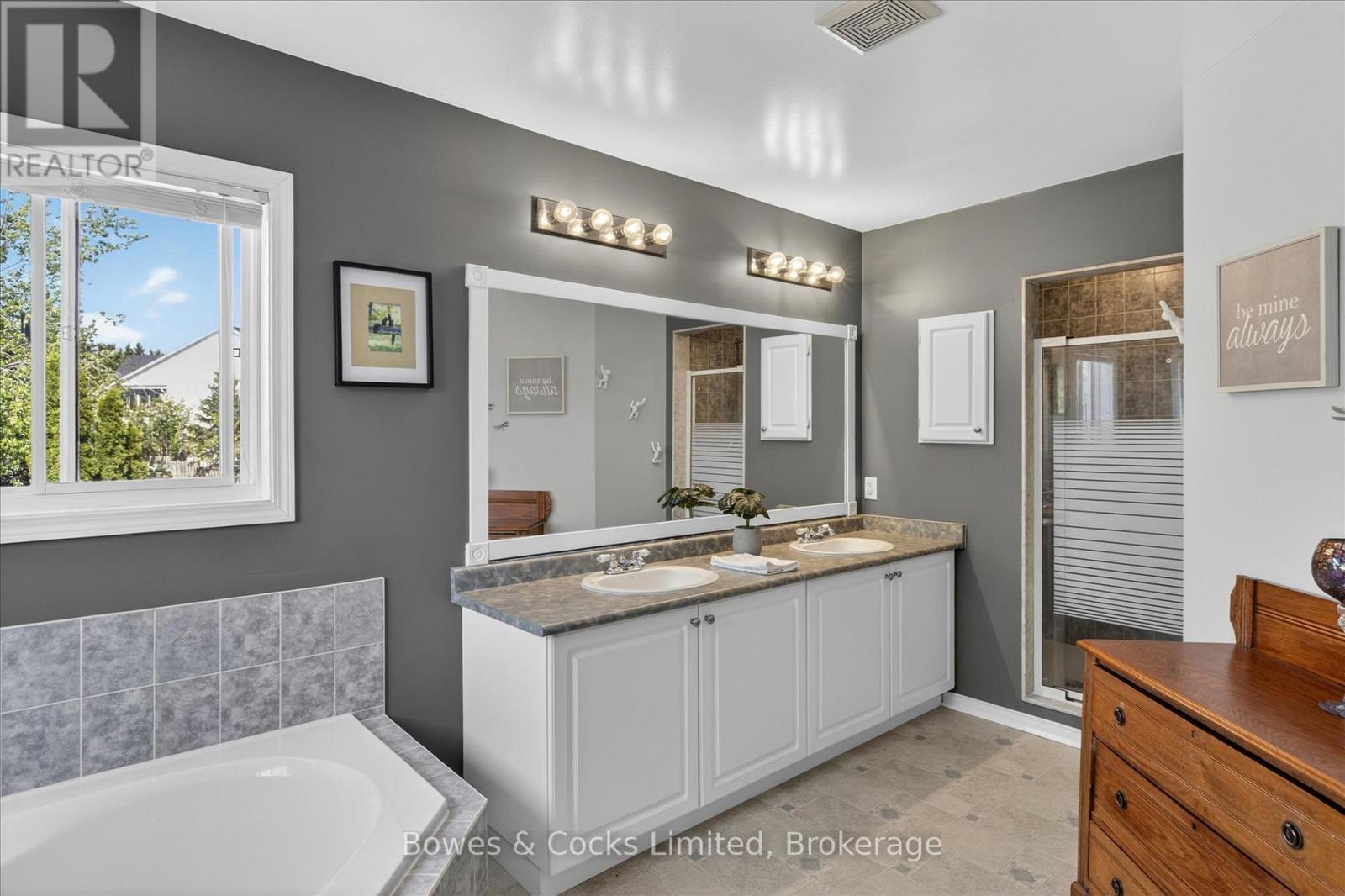 27 Carson Court, Peterborough (Monaghan Ward 2), Ontario  K9K 2R1 - Photo 27 - X13226978