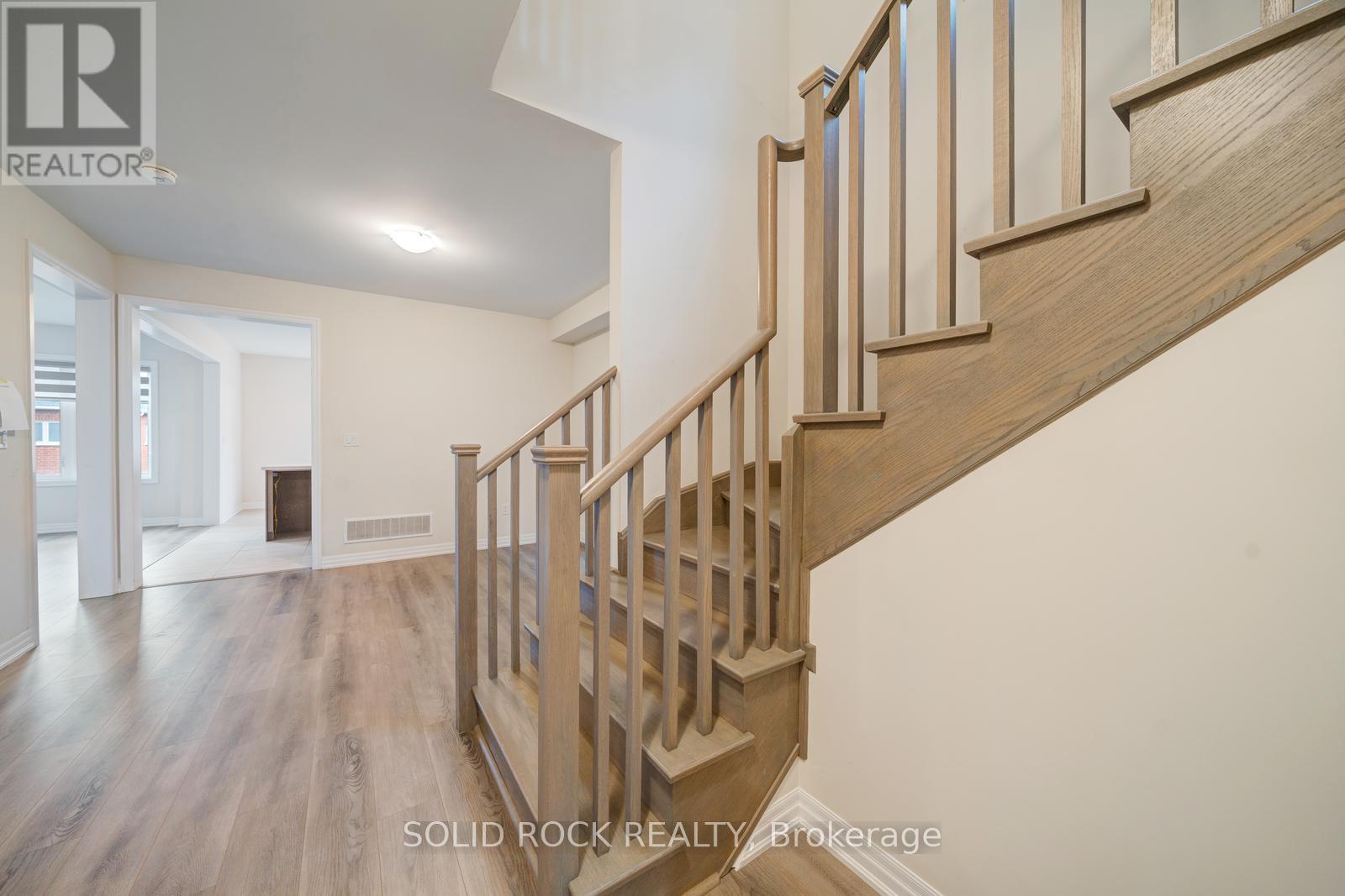 75 Ed Ewert Avenue, Clarington (Newcastle), Ontario  L1B 0W7 - Photo 5 - E13226974