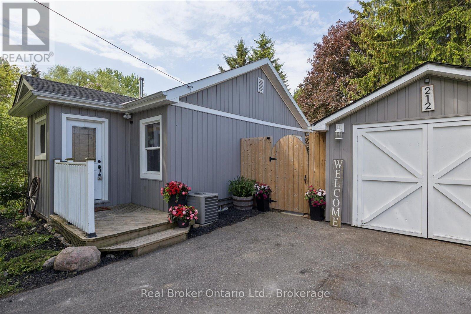 212 Mill Street N, Clarington (Newcastle), Ontario  L1B 1J3 - Photo 5 - E13227750