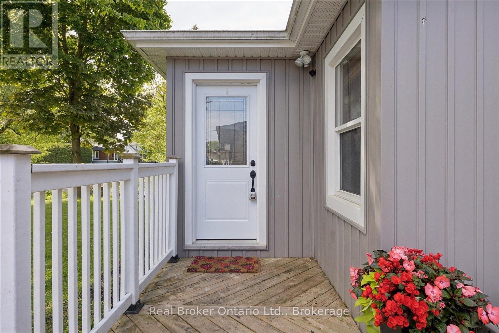 212 Mill Street N, Clarington (Newcastle), Ontario  L1B 1J3 - Photo 6 - E13227750