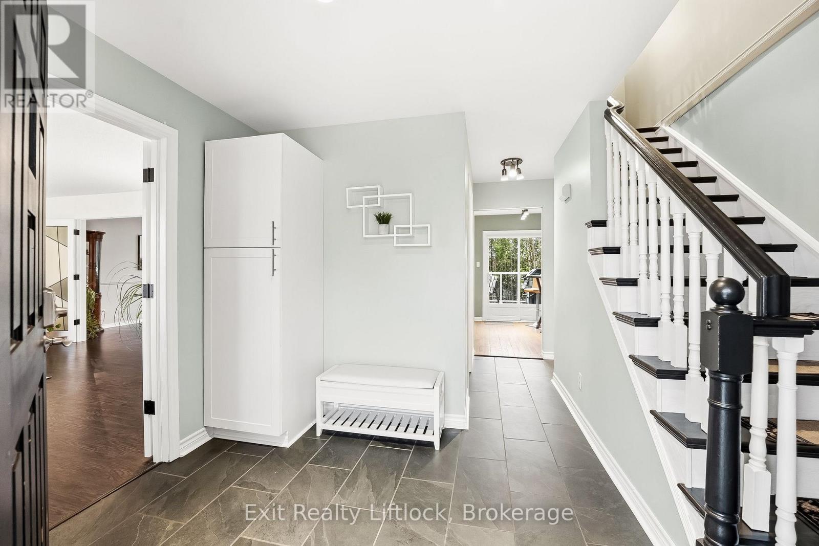 2285 Lynhaven Road, Peterborough (Monaghan Ward 2), Ontario  K9K 1V5 - Photo 3 - X13227872