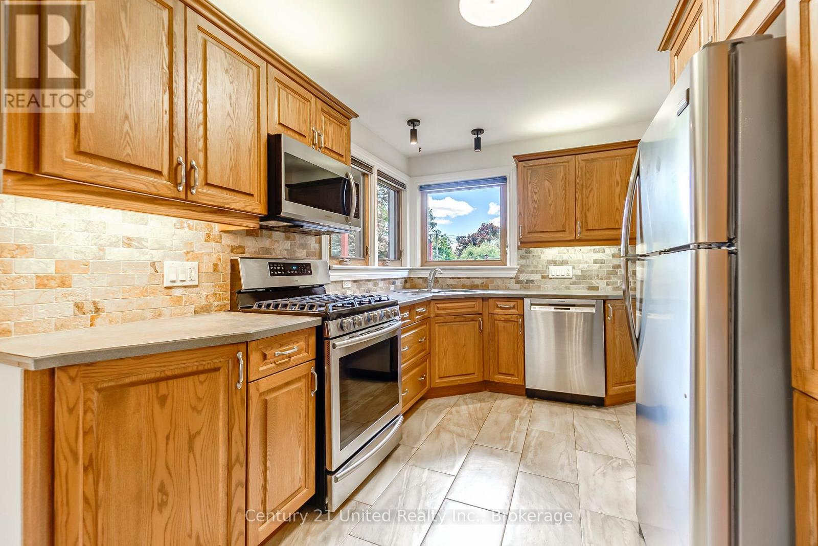 1306 Hazeldean Avenue, Peterborough (Monaghan Ward 2), Ontario  K9J 5Z4 - Photo 11 - X13228474