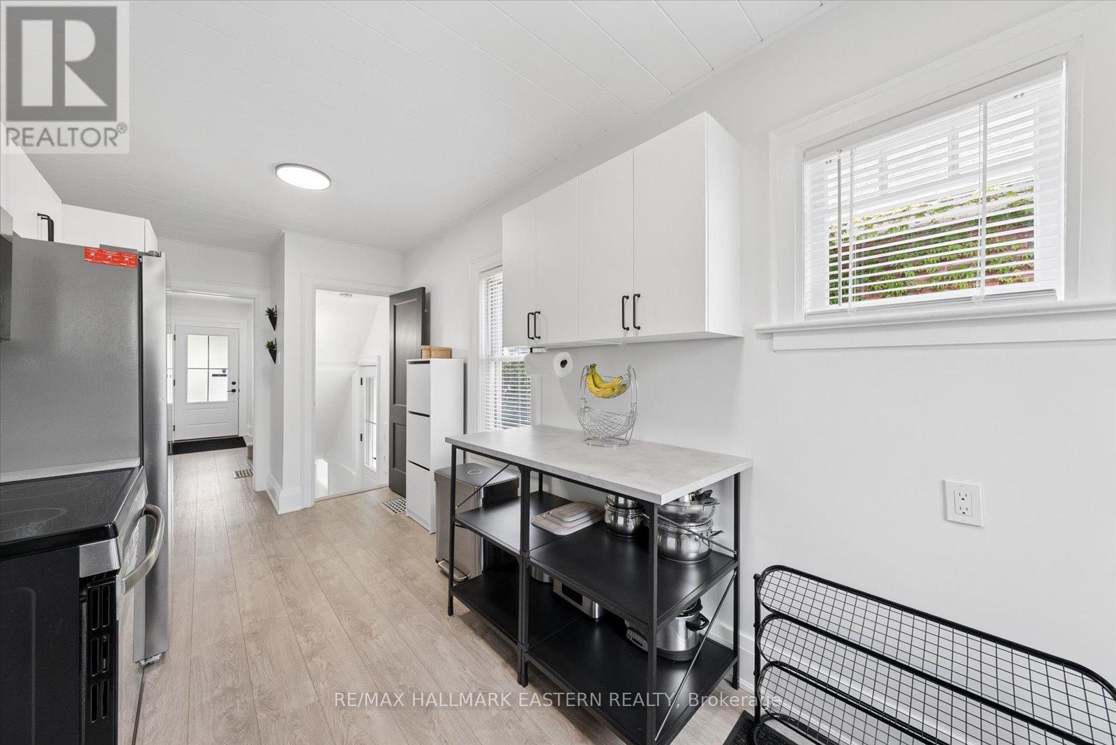 590 Douglas Avenue, Peterborough (Town Ward 3), Ontario  K9J 4L1 - Photo 11 - X13228622