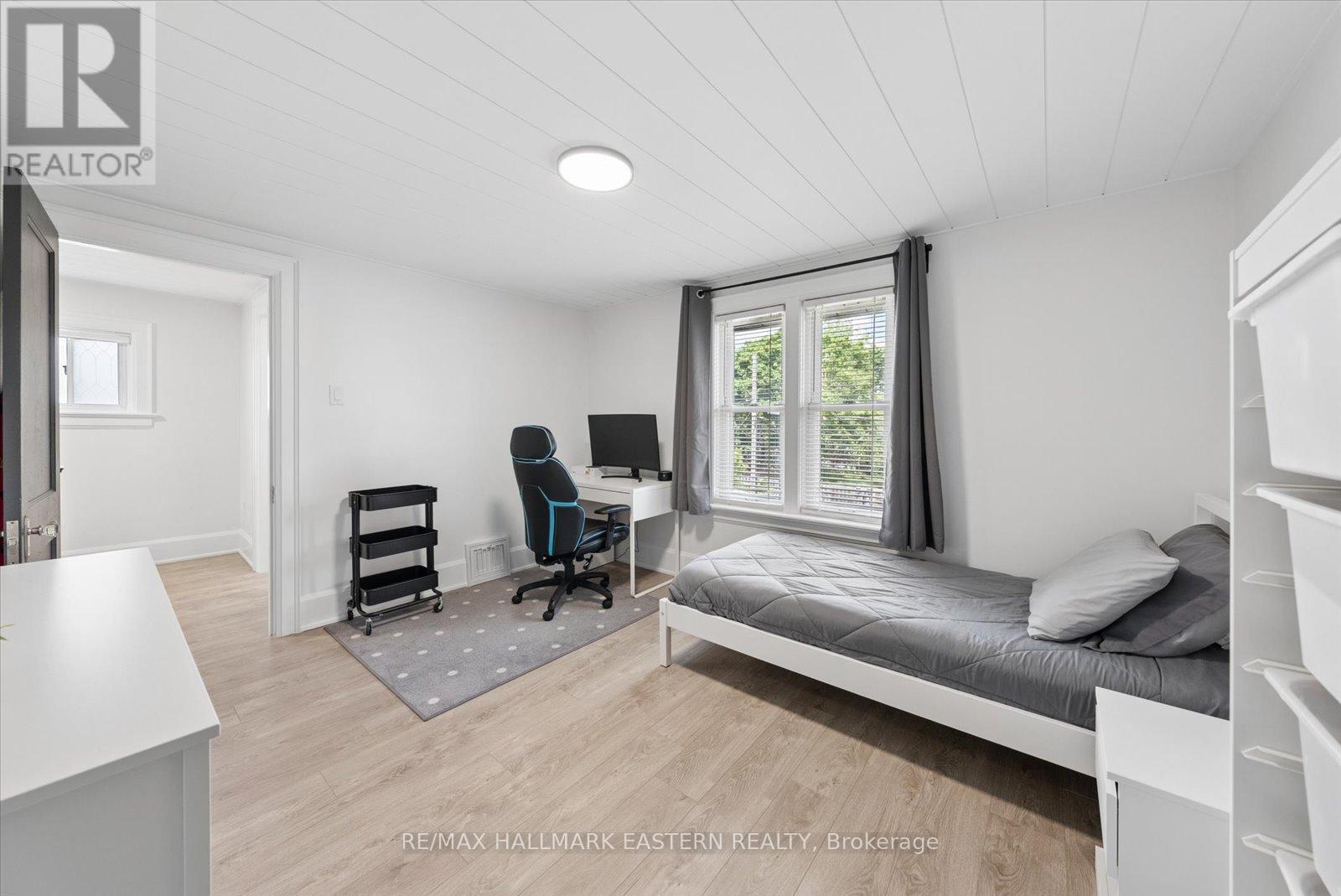 590 Douglas Avenue, Peterborough (Town Ward 3), Ontario  K9J 4L1 - Photo 15 - X13228622