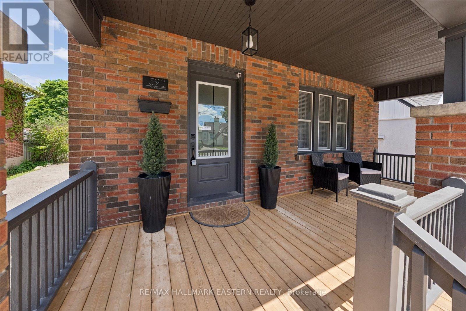 590 Douglas Avenue, Peterborough (Town Ward 3), Ontario  K9J 4L1 - Photo 2 - X13228622