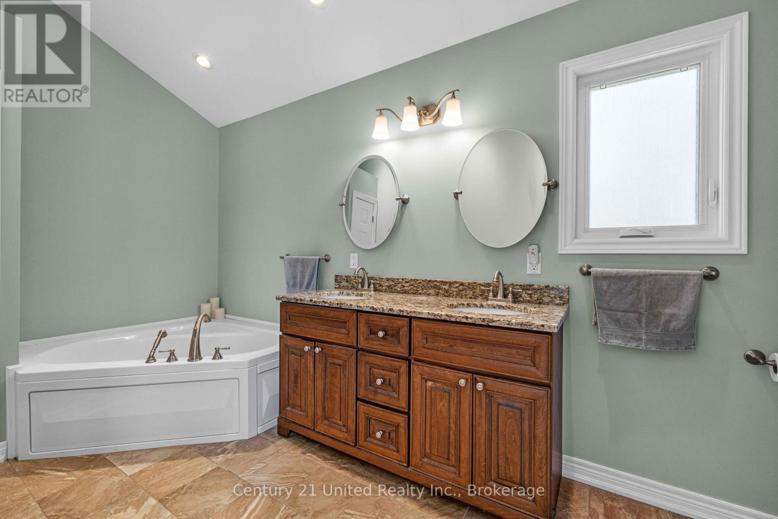 825 Southview Drive, Otonabee-South Monaghan, Ontario  K0L 1B0 - Photo 19 - X13229958