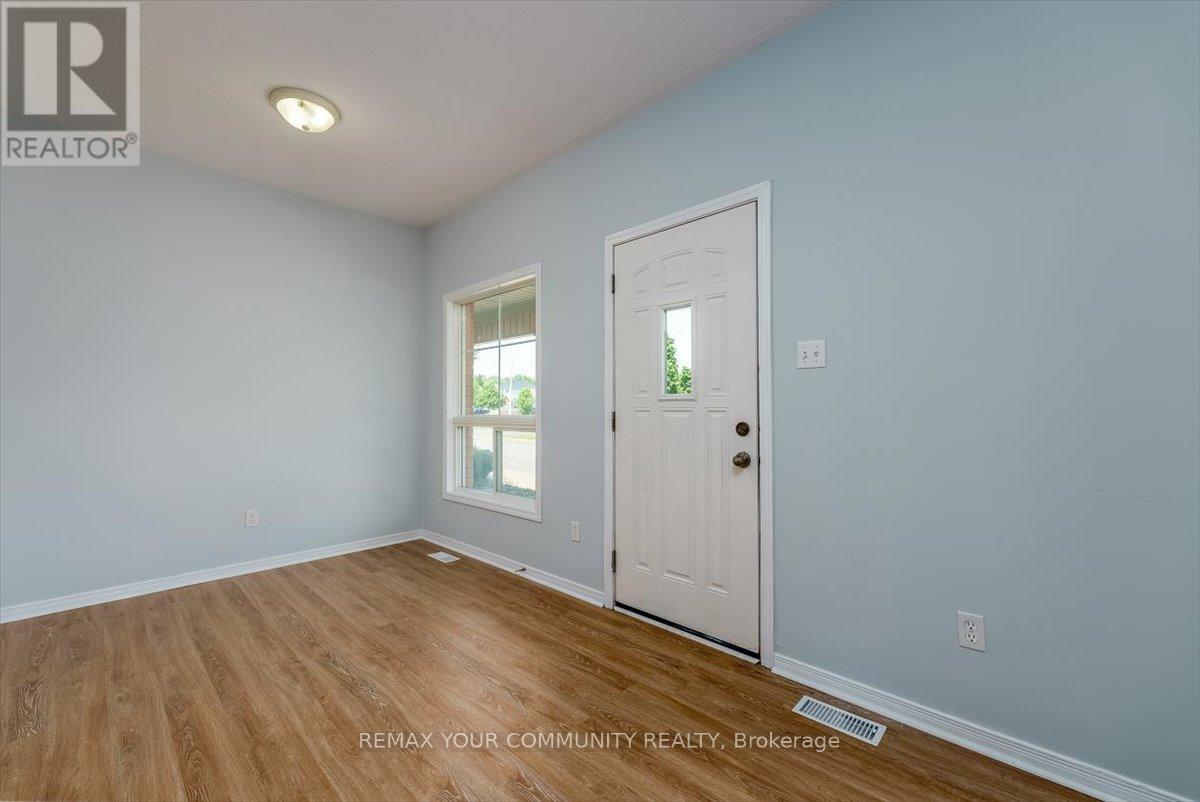 510 - 246 Spillsbury Drive, Peterborough (Otonabee Ward 1), Ontario  K9K 0A1 - Photo 2 - X13231172