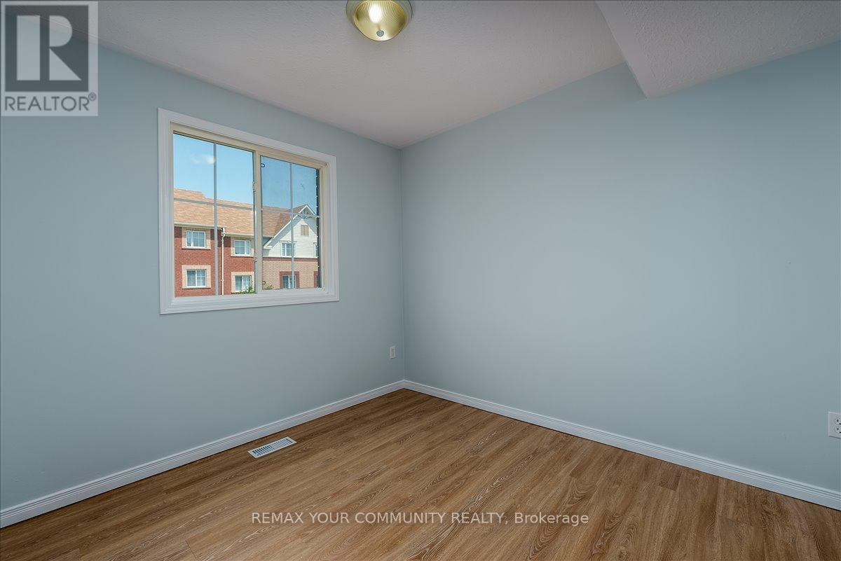401 - 246 Spillsbury Drive, Peterborough (Otonabee Ward 1), Ontario  K9K 0A1 - Photo 12 - X13231218