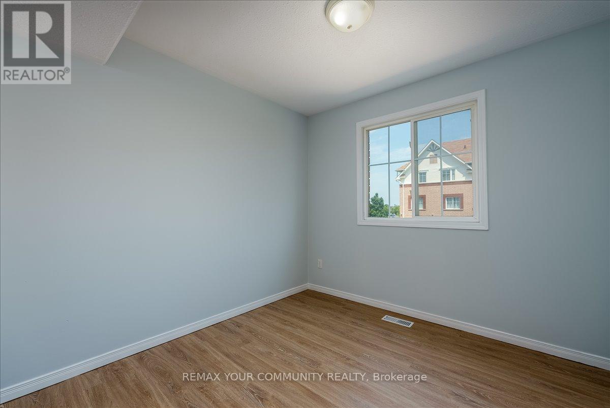 301 - 246 Spillsbury Drive, Peterborough (Otonabee Ward 1), Ontario  K9K 0A1 - Photo 12 - X13231246