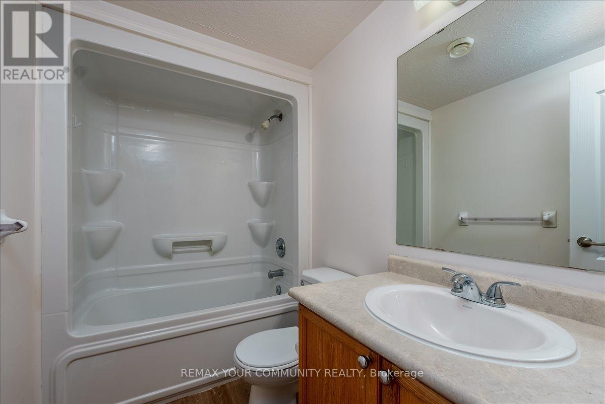 301 - 246 Spillsbury Drive, Peterborough (Otonabee Ward 1), Ontario  K9K 0A1 - Photo 16 - X13231246