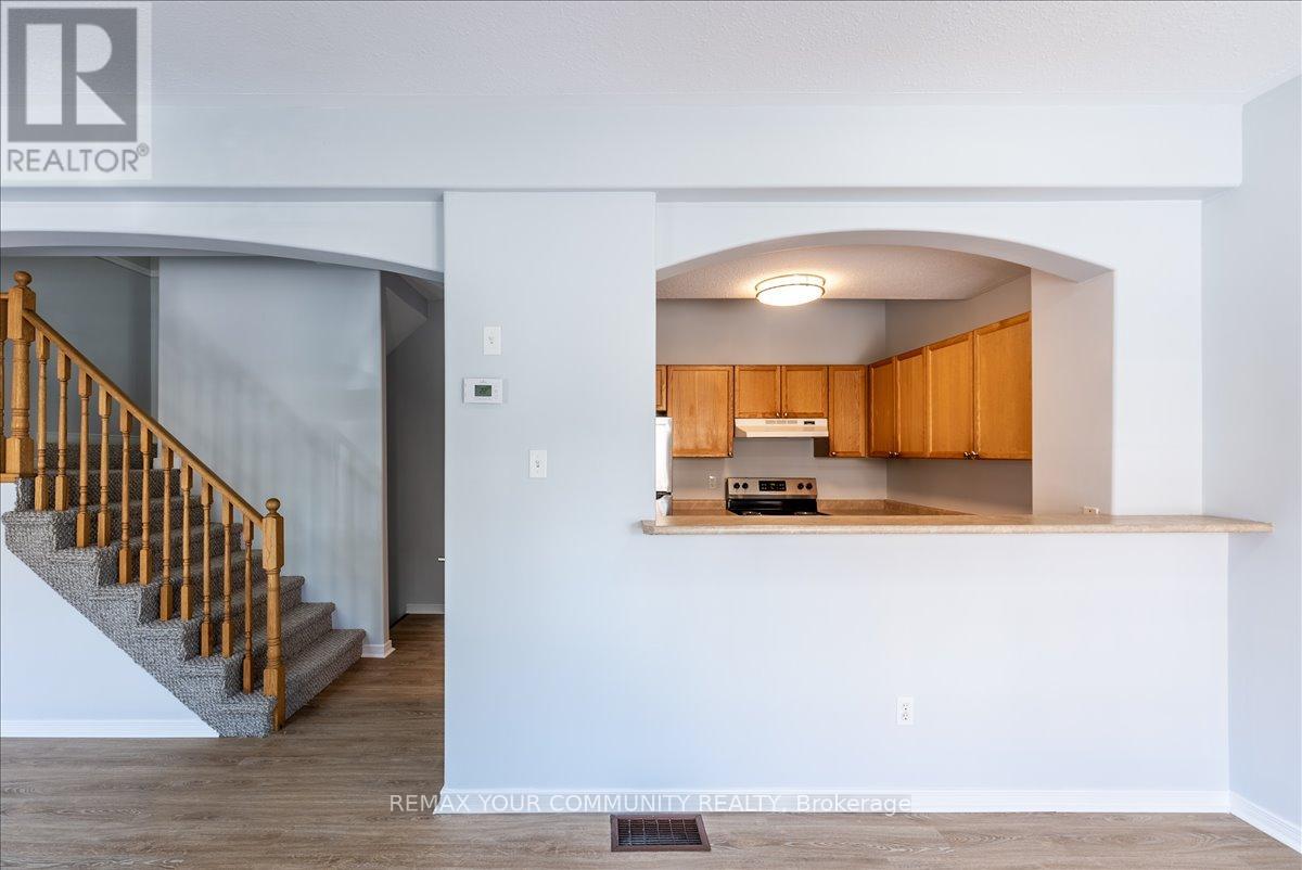 301 - 246 Spillsbury Drive, Peterborough (Otonabee Ward 1), Ontario  K9K 0A1 - Photo 8 - X13231246