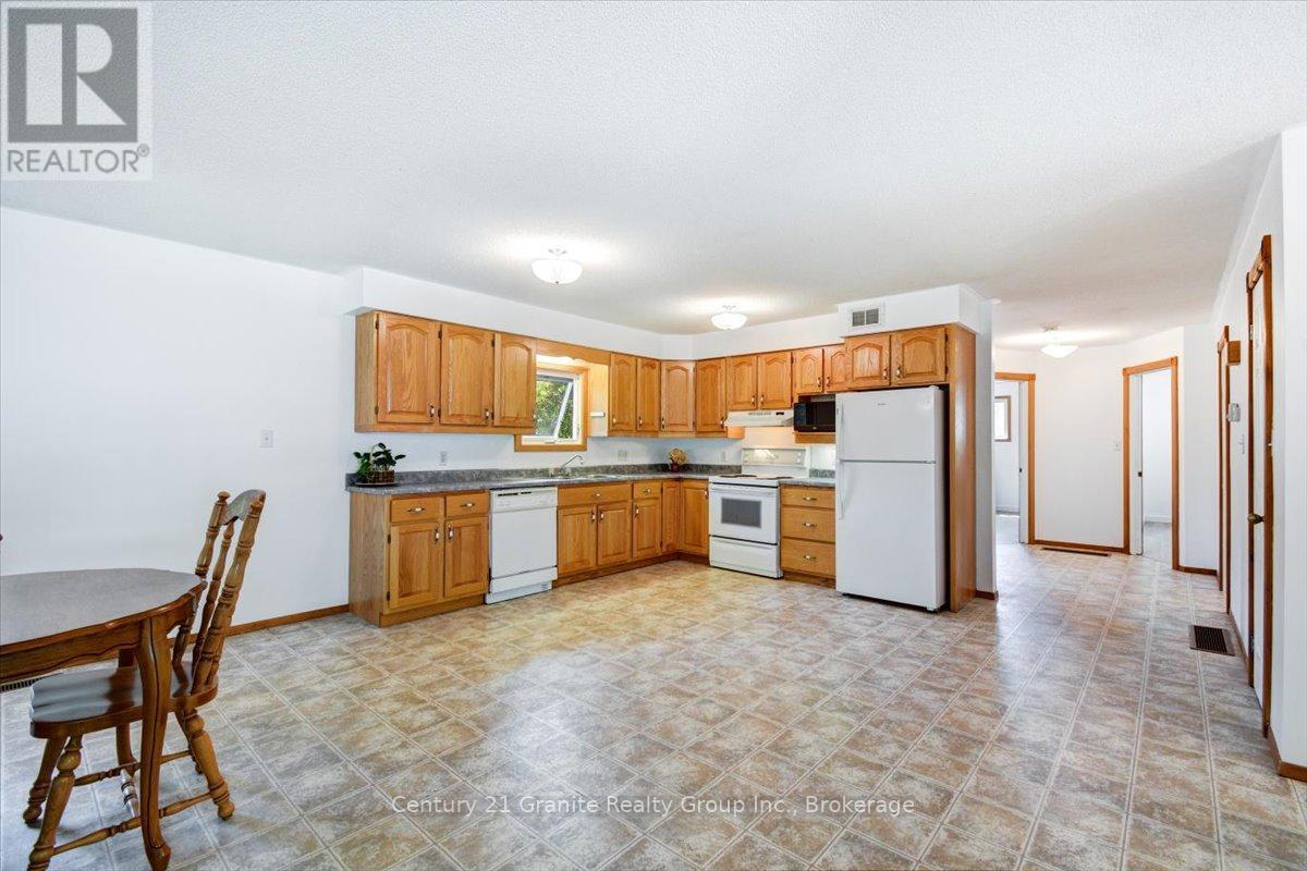 66 Hastings Street S, Bancroft (Bancroft Ward), Ontario  K0L 1C0 - Photo 12 - X13233184