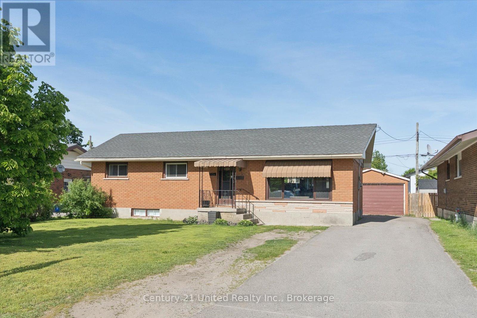 534 Robert Road, Peterborough (Otonabee Ward 1), Ontario  K9J 5T1 - Photo 2 - X13233294