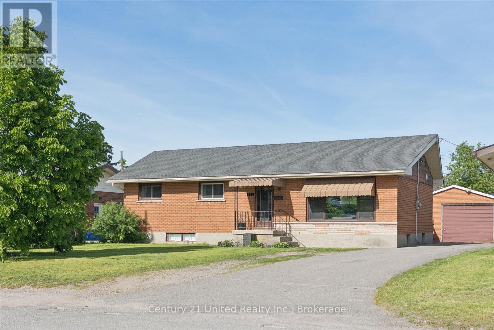 534 Robert Road, Peterborough (Otonabee Ward 1), Ontario  K9J 5T1 - Photo 3 - X13233294