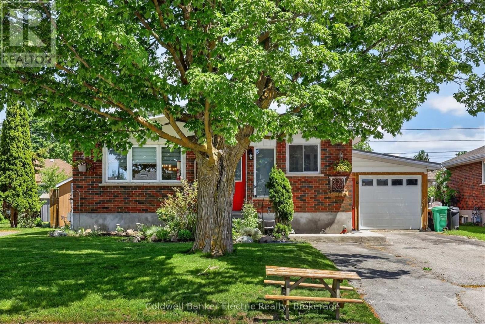 668 Barbara Crescent, Peterborough (Otonabee Ward 1), Ontario  K9J 3X5 - Photo 3 - X13233702