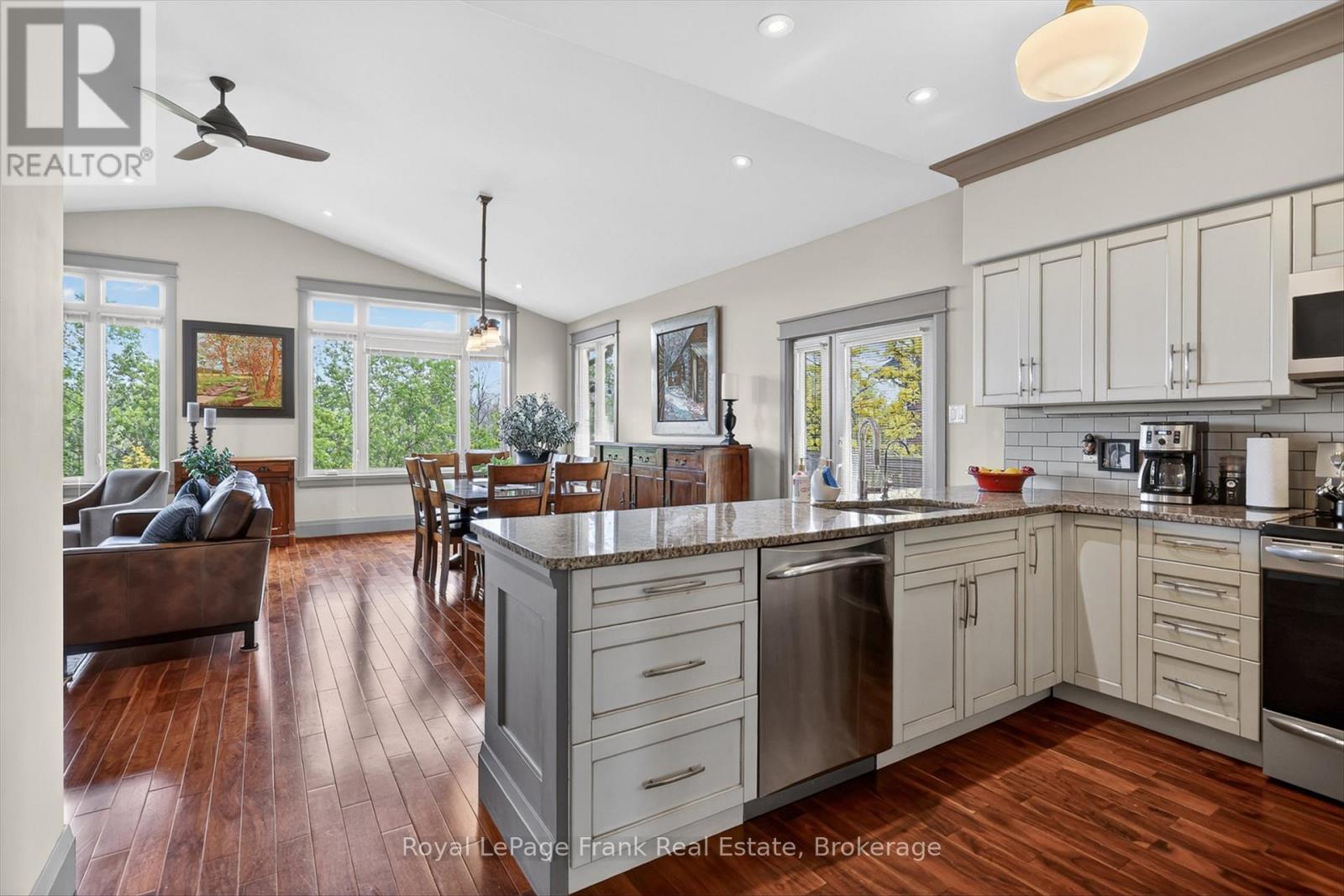 2379 Marsdale Drive, Peterborough (Ashburnham Ward 4), Ontario  K9L 0B7 - Photo 5 - X13233784