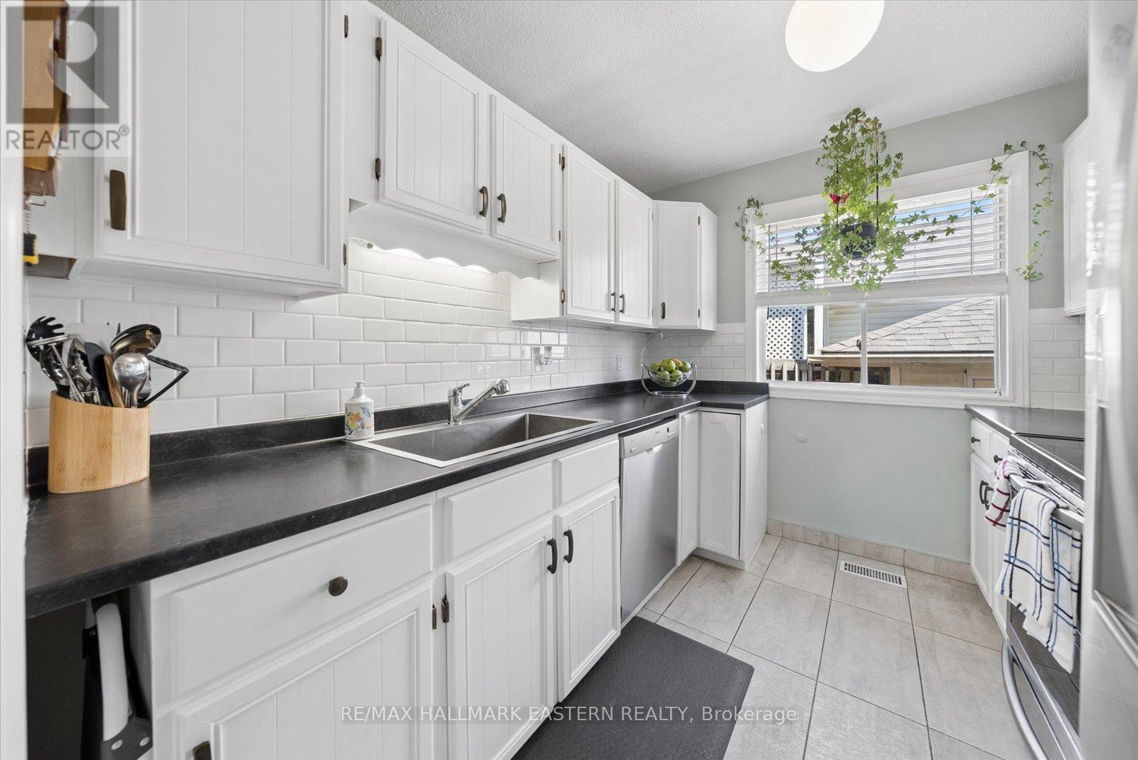 2538 Foxmeadow Road, Peterborough (Ashburnham Ward 4), Ontario  K9L 1X2 - Photo 11 - X13234600