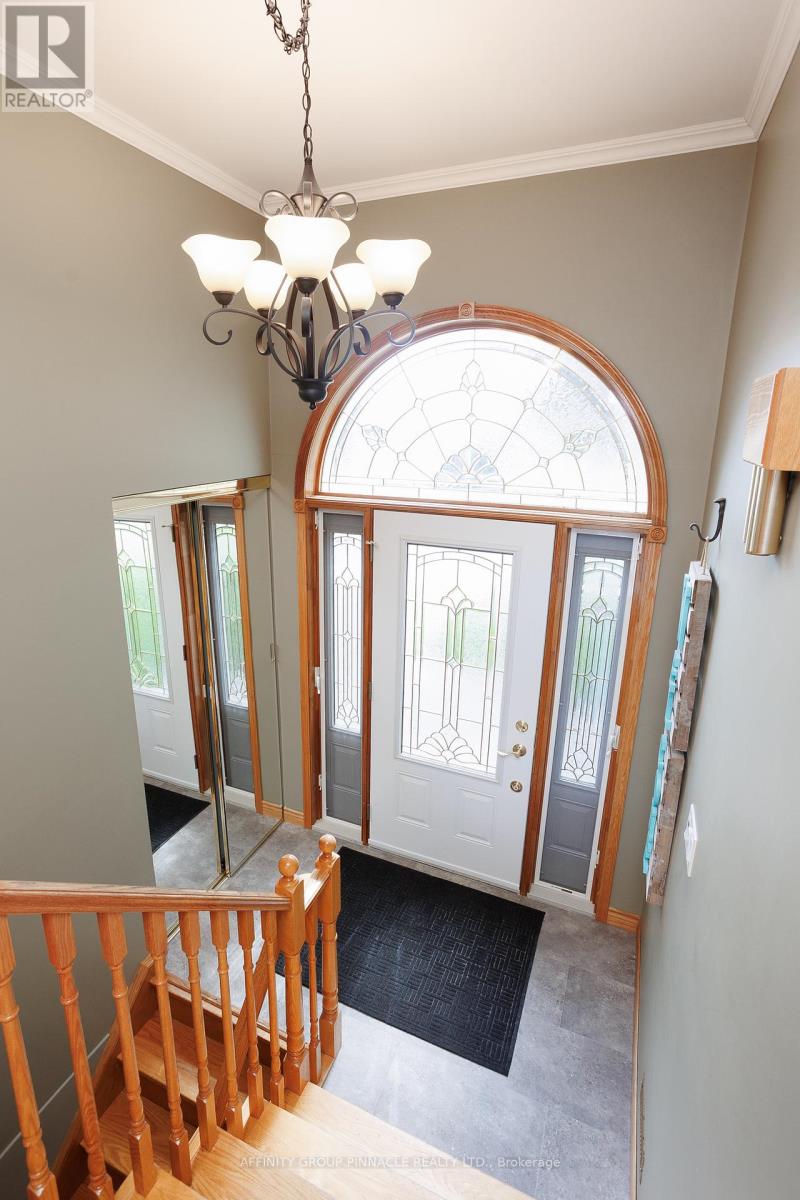 17 Edgewood Drive E, Kawartha Lakes (Lindsay), Ontario  K9V 4W2 - Photo 5 - X13235908