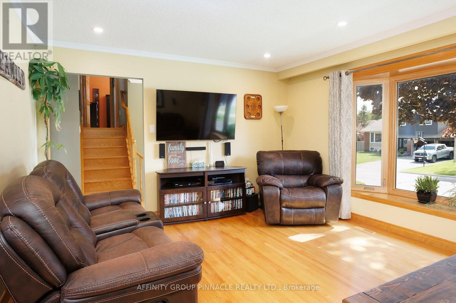 17 Edgewood Drive E, Kawartha Lakes (Lindsay), Ontario  K9V 4W2 - Photo 8 - X13235908