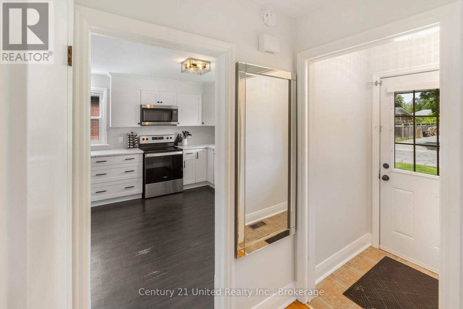 641 Harold Drive, Peterborough (Otonabee Ward 1), Ontario  K9J 3X9 - Photo 5 - X13236426