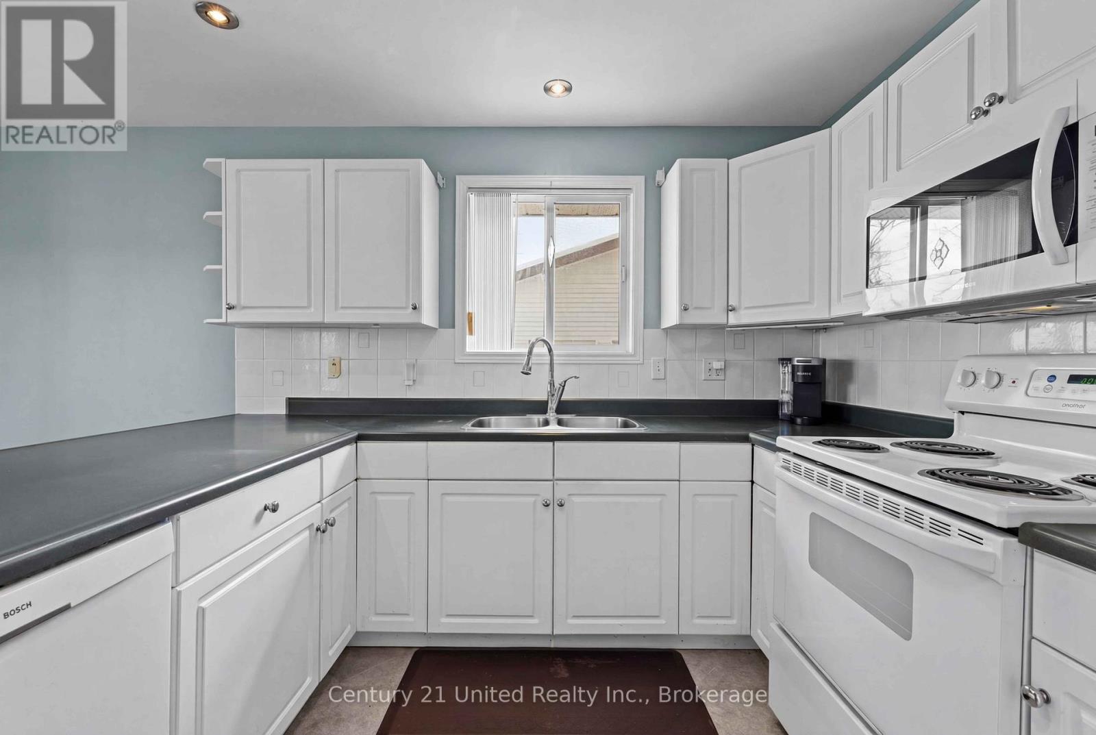 640 Brealey Drive, Peterborough (Otonabee Ward 1), Ontario  K9K 2M7 - Photo 12 - X13236750