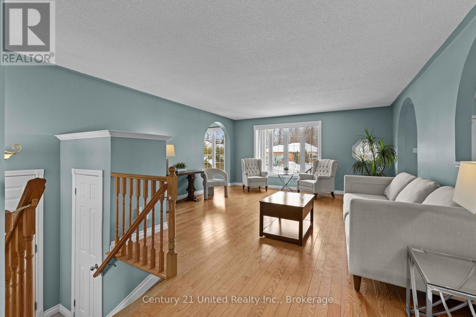 640 Brealey Drive, Peterborough (Otonabee Ward 1), Ontario  K9K 2M7 - Photo 2 - X13236750
