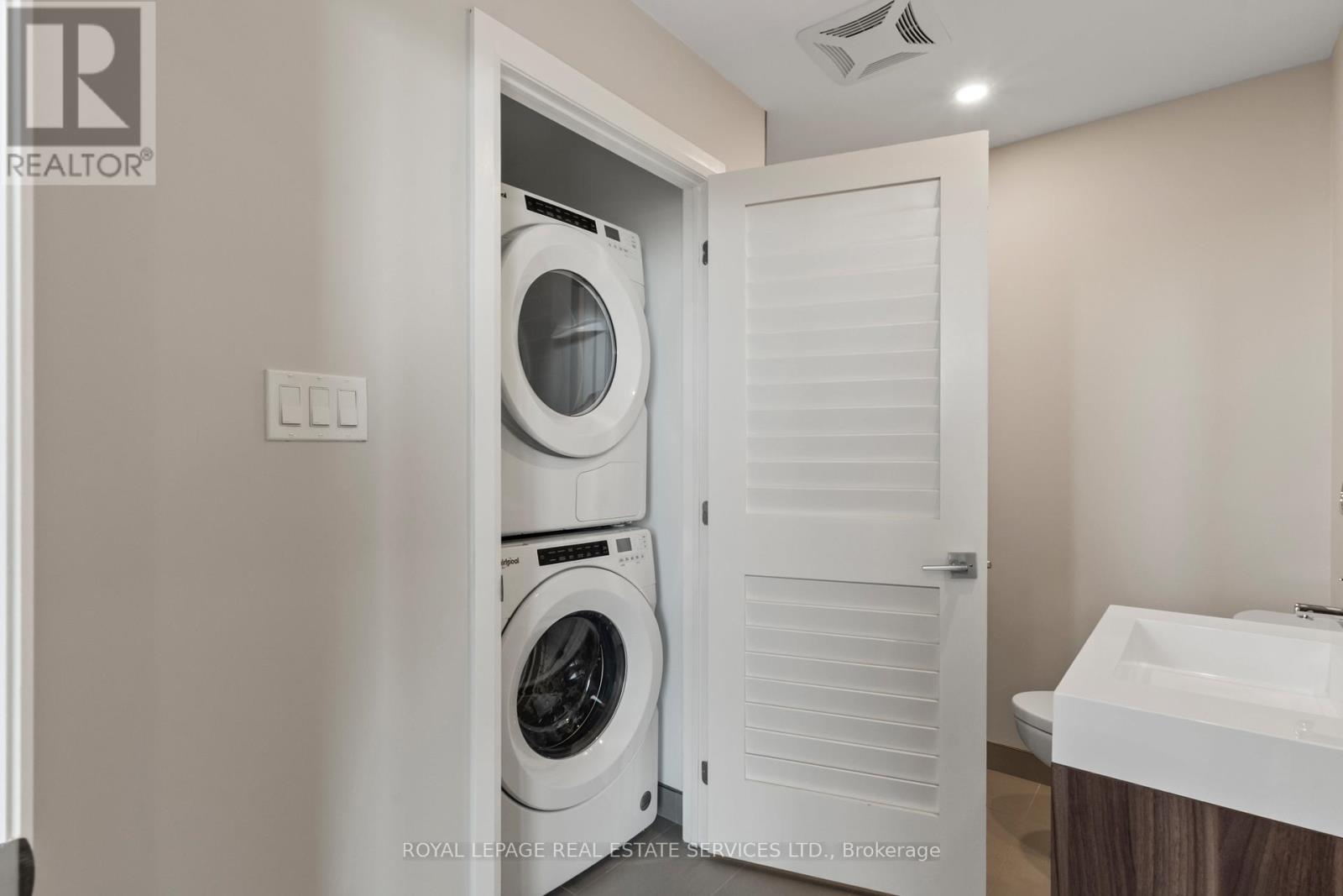 610 - 195 Hunter Street E, Peterborough (Ashburnham Ward 4), Ontario  K9H 0K6 - Photo 3 - X13237794