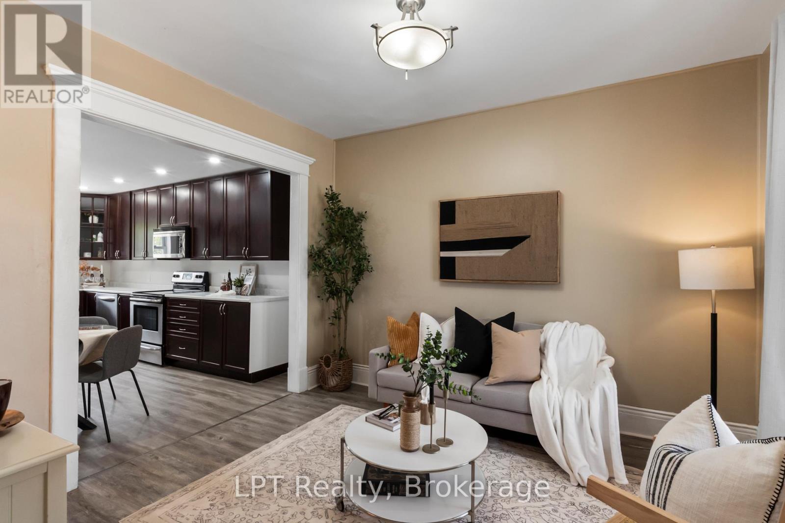 273 Bethune Street, Peterborough (Town Ward 3), Ontario  K9J 3L5 - Photo 3 - X13238534