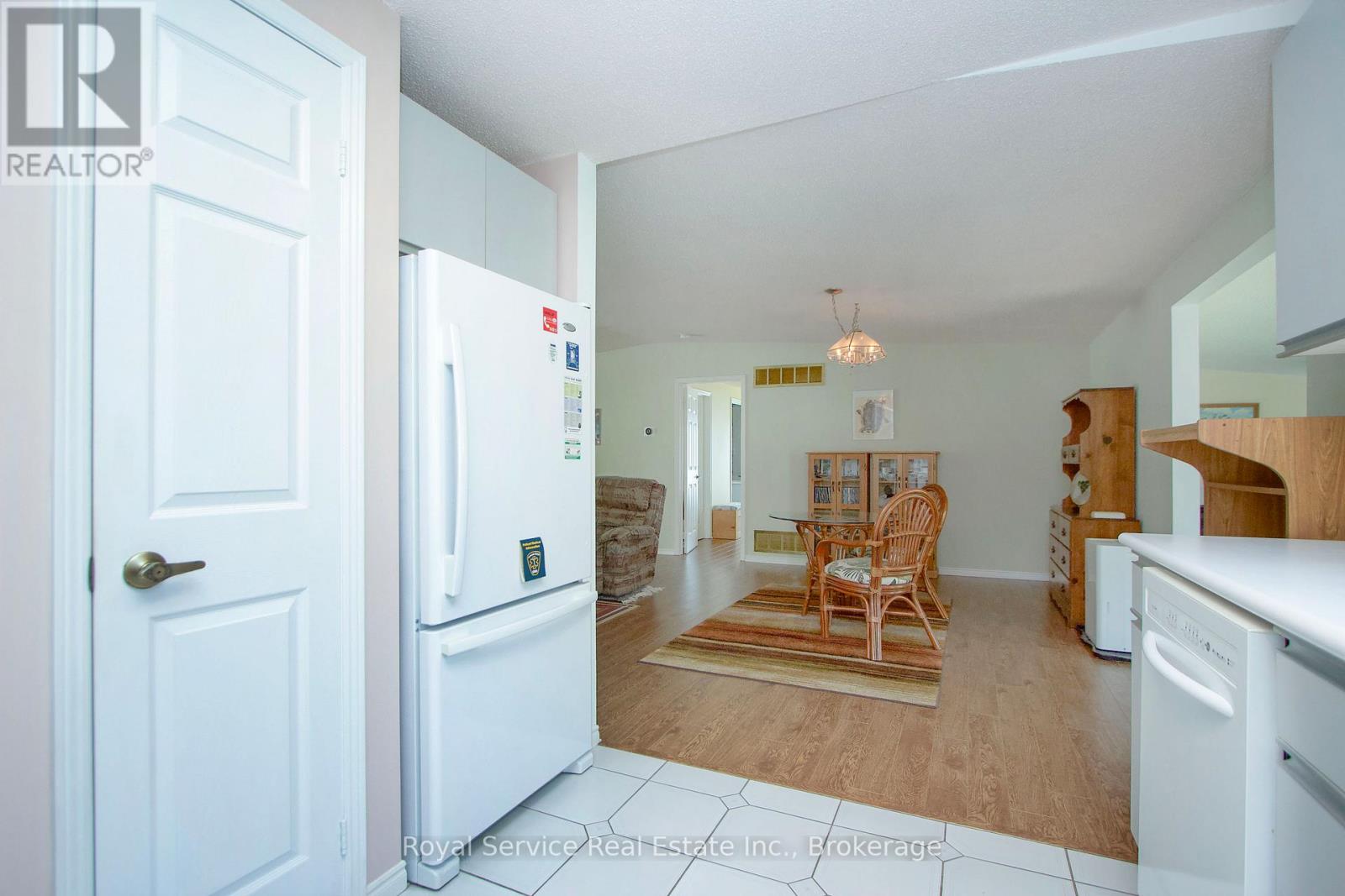3 Fairway Drive, Clarington (Newcastle), Ontario  L1B 1B5 - Photo 13 - E13239470
