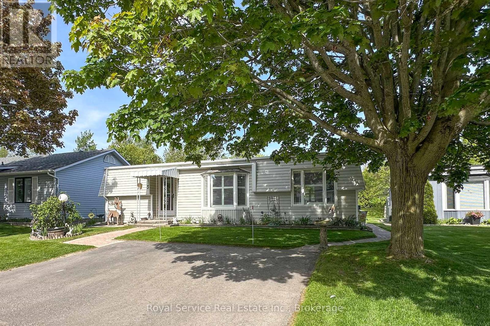3 Fairway Drive, Clarington (Newcastle), Ontario  L1B 1B5 - Photo 2 - E13239470