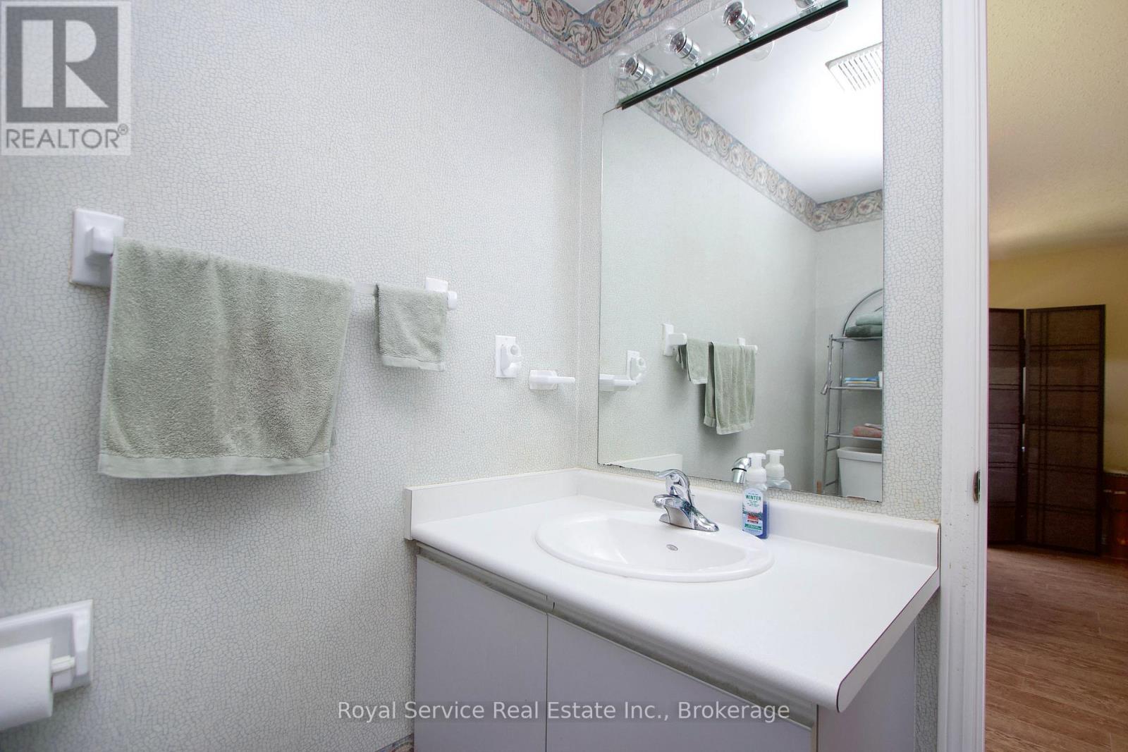 3 Fairway Drive, Clarington (Newcastle), Ontario  L1B 1B5 - Photo 23 - E13239470