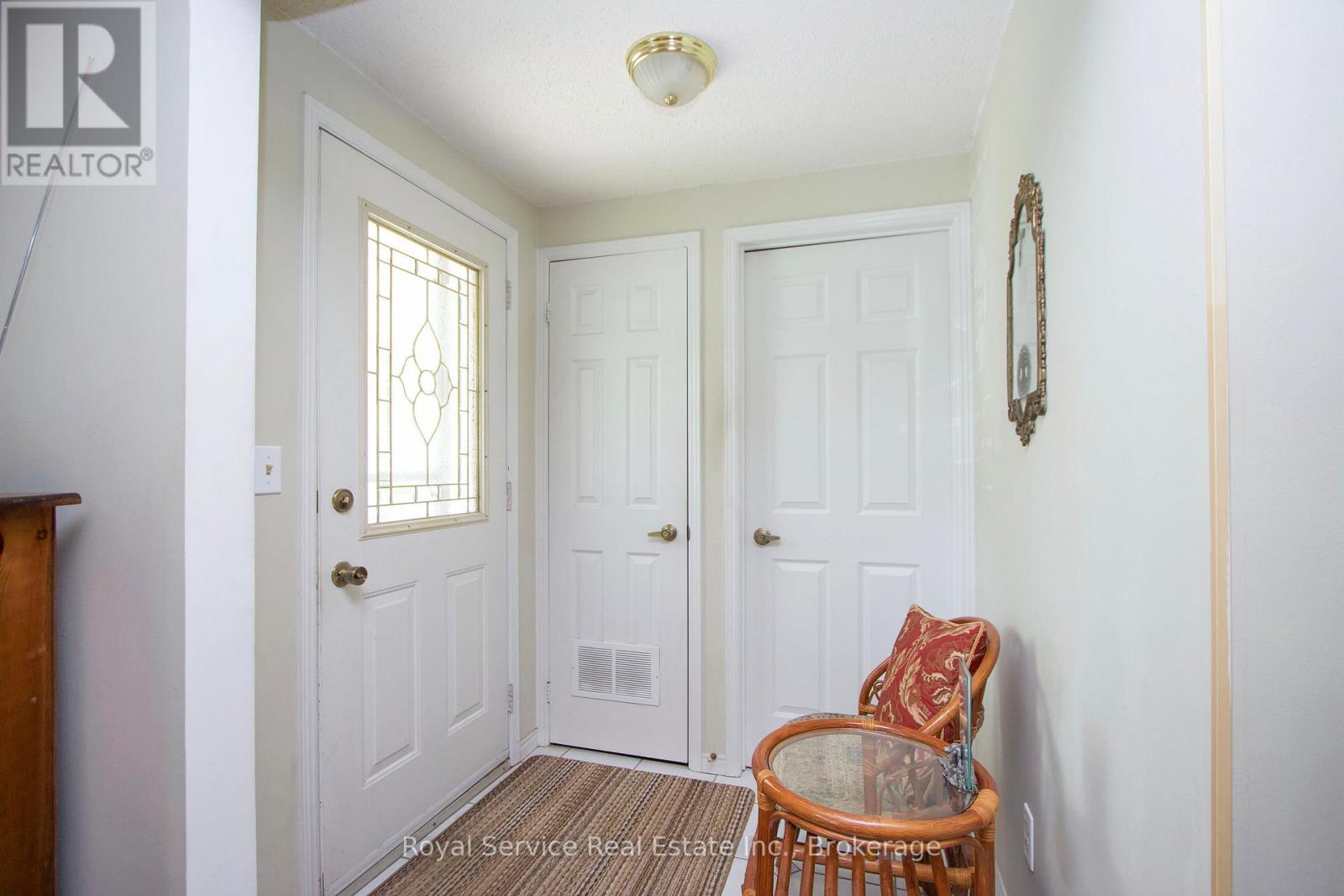 3 Fairway Drive, Clarington (Newcastle), Ontario  L1B 1B5 - Photo 3 - E13239470