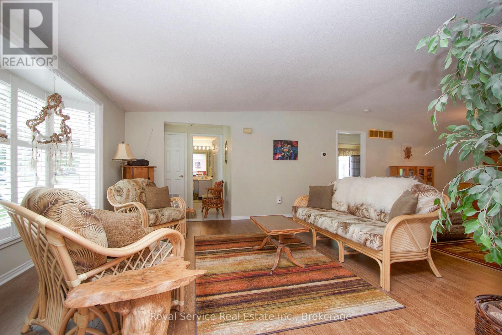 3 Fairway Drive, Clarington (Newcastle), Ontario  L1B 1B5 - Photo 6 - E13239470