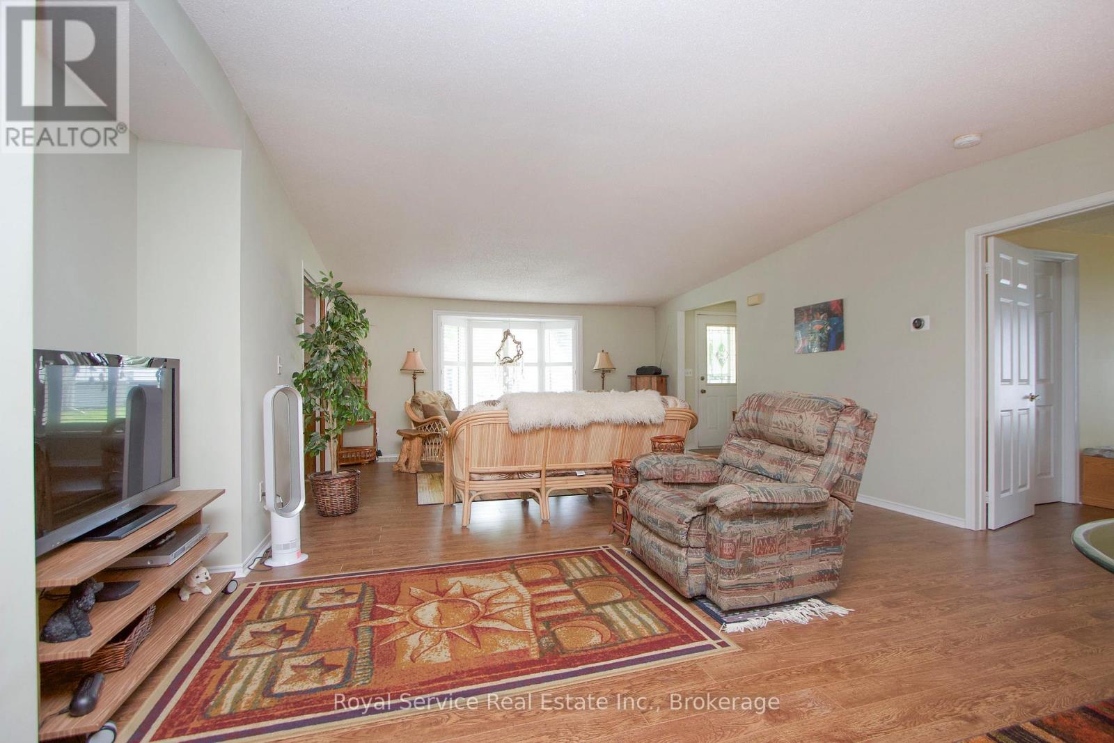 3 Fairway Drive, Clarington (Newcastle), Ontario  L1B 1B5 - Photo 7 - E13239470