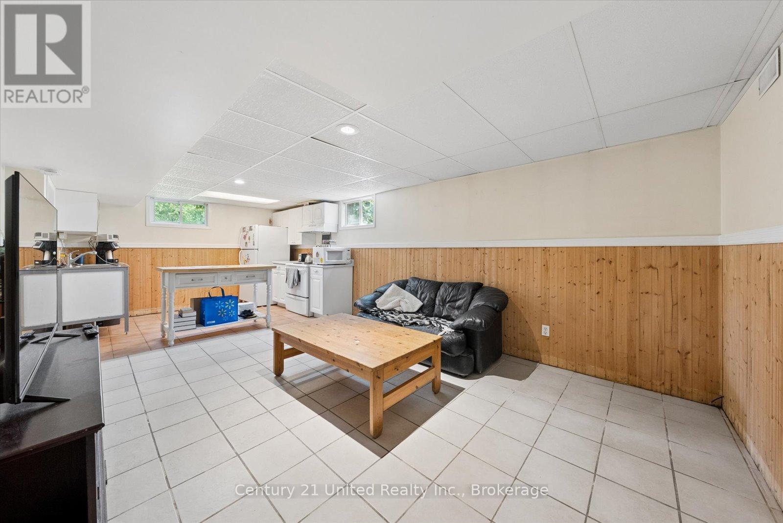 193 Shelbourne Street, Peterborough (Northcrest Ward 5), Ontario  K9H 5K3 - Photo 35 - X13239170