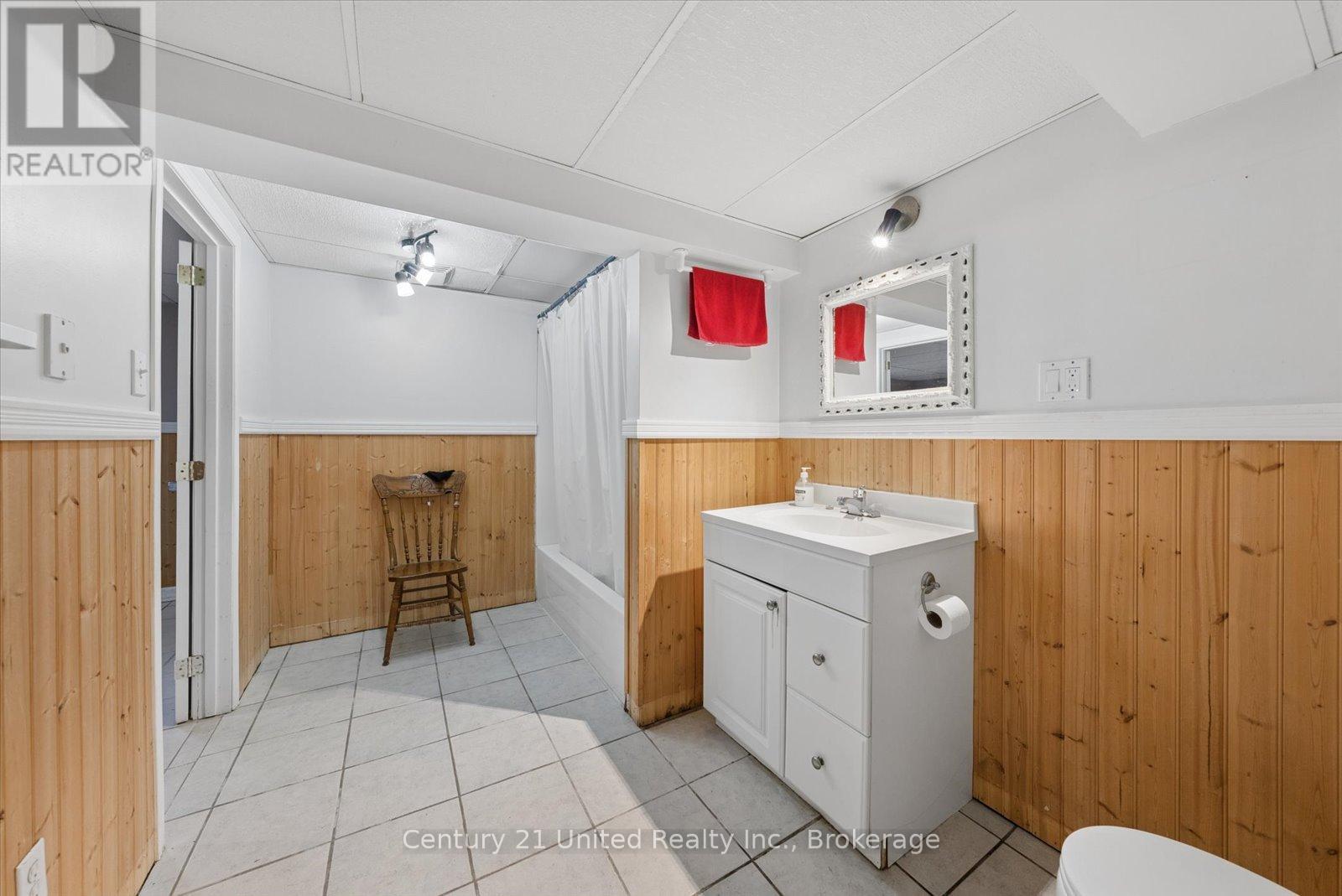 193 Shelbourne Street, Peterborough (Northcrest Ward 5), Ontario  K9H 5K3 - Photo 41 - X13239170