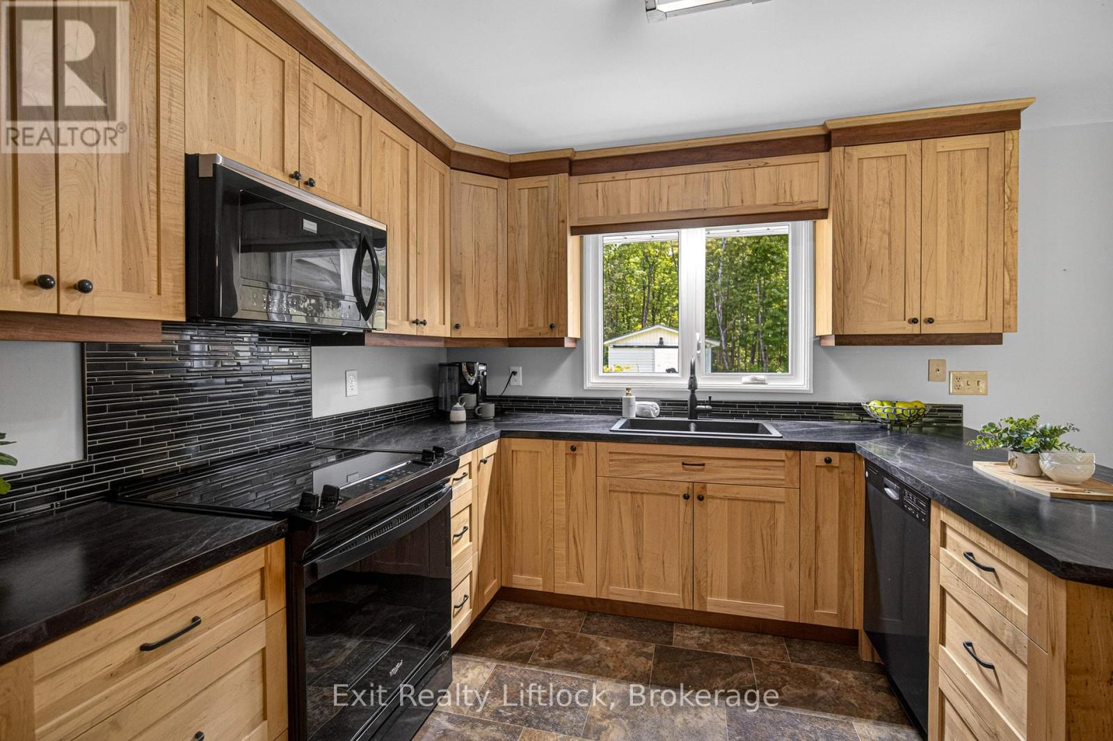 645 Birchview Road S, Douro-Dummer, Ontario  K0L 2H0 - Photo 19 - X13240282