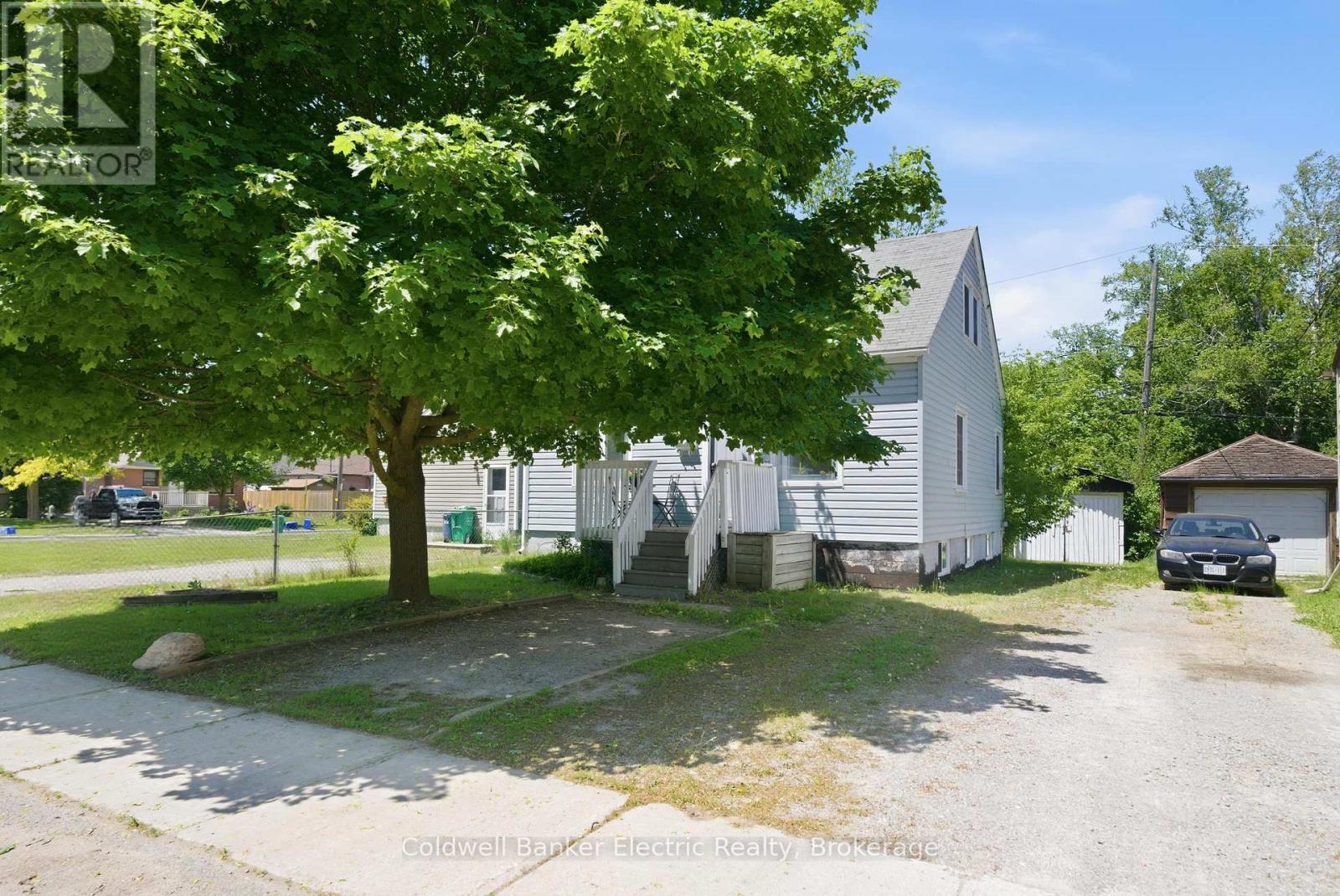 780 Brown Street, Peterborough (Otonabee Ward 1), Ontario  K9J 4K8 - Photo 2 - X13241586