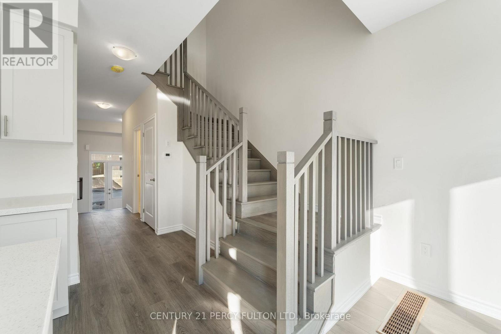 37 Watts Mews, Kawartha Lakes (Lindsay), Ontario  K9V 5V7 - Photo 12 - X13241556