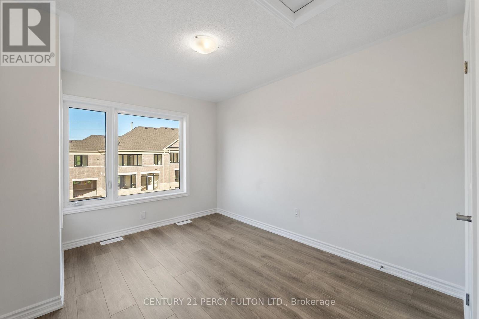 37 Watts Mews, Kawartha Lakes (Lindsay), Ontario  K9V 5V7 - Photo 14 - X13241556