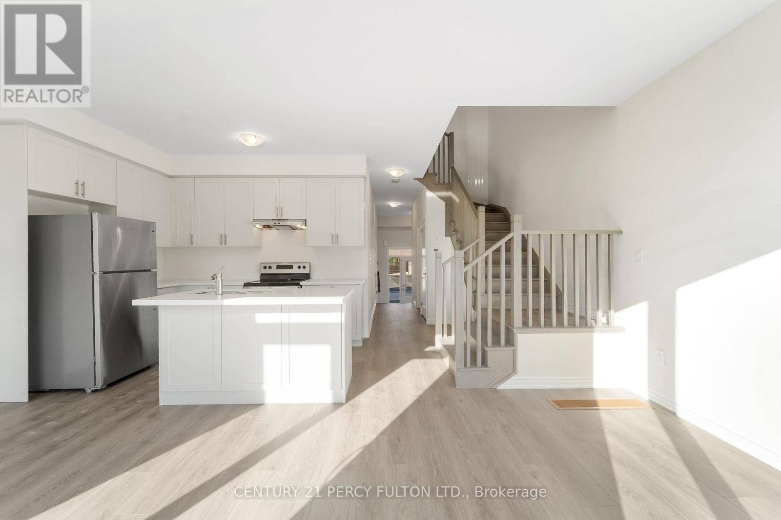 37 Watts Mews, Kawartha Lakes (Lindsay), Ontario  K9V 5V7 - Photo 4 - X13241556