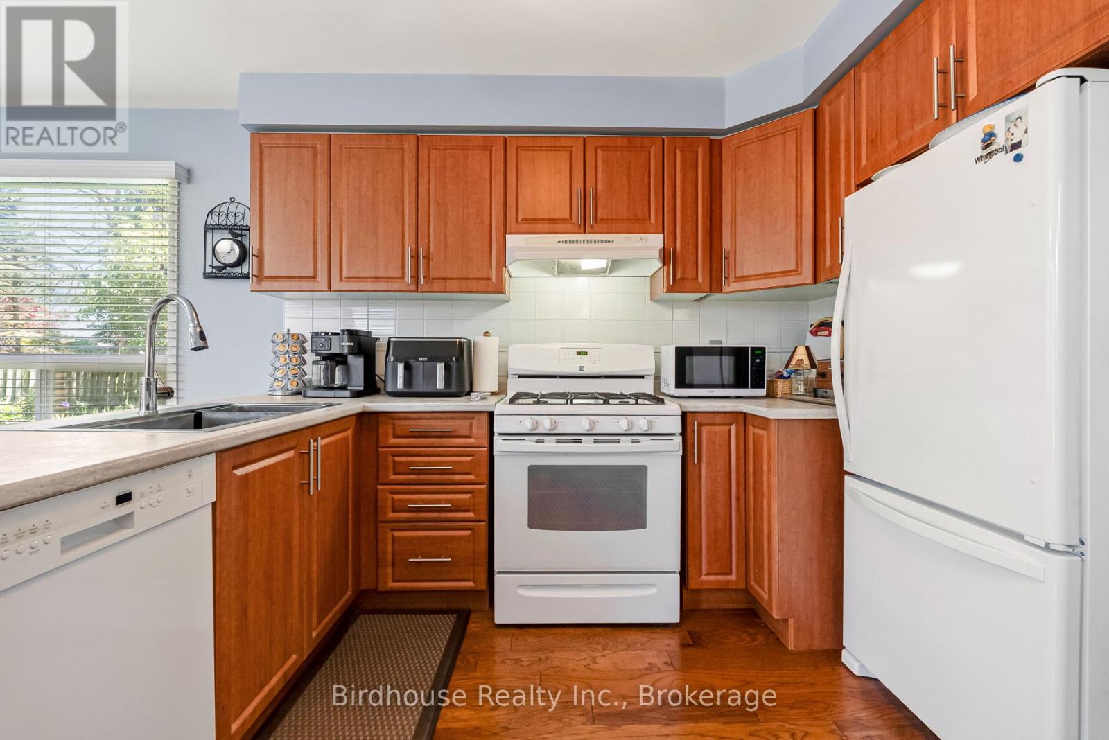 96 Foster Creek Drive, Clarington (Newcastle), Ontario  L1B 1G5 - Photo 10 - E13242124