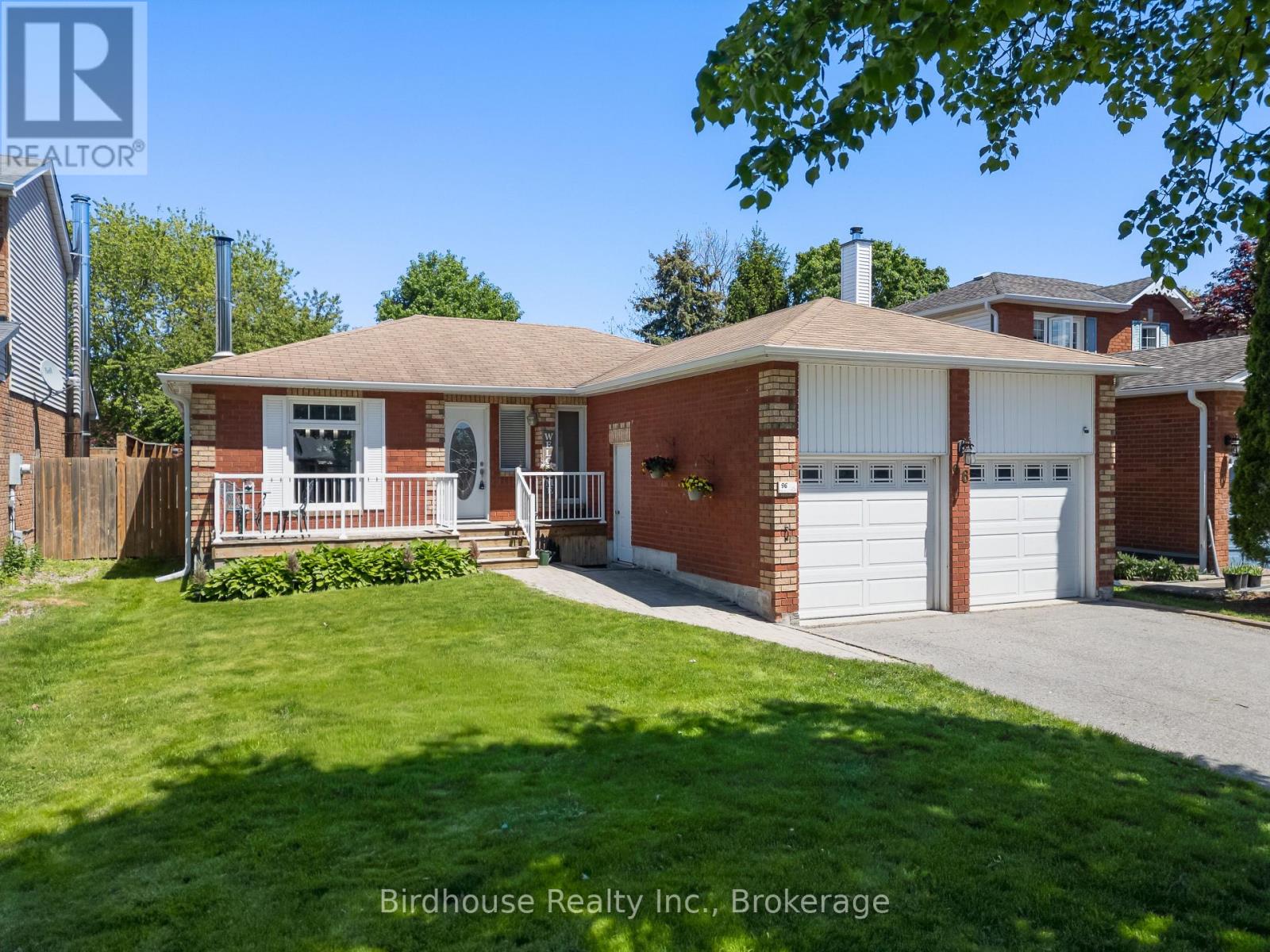 96 Foster Creek Drive, Clarington (Newcastle), Ontario  L1B 1G5 - Photo 2 - E13242124