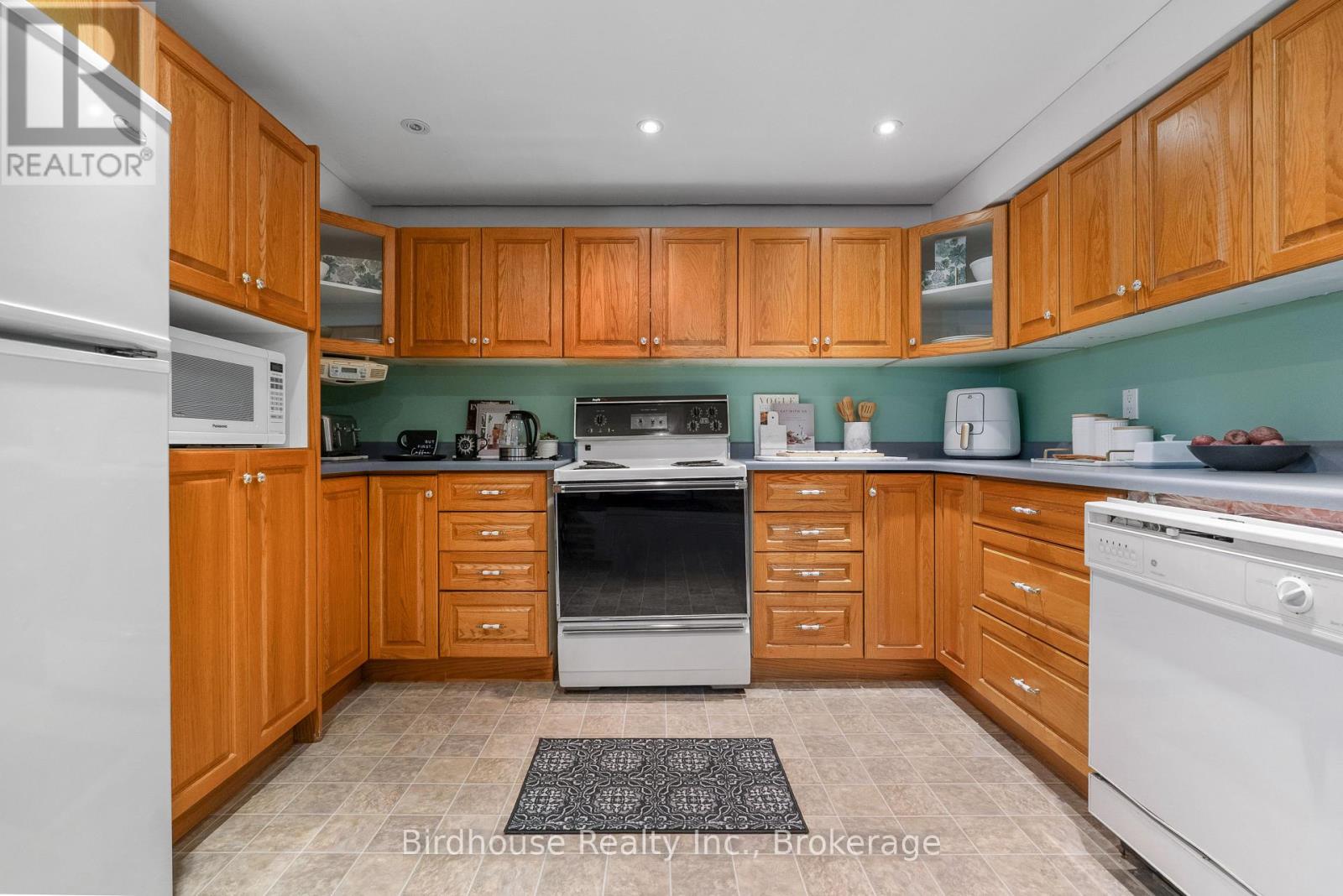 96 Foster Creek Drive, Clarington (Newcastle), Ontario  L1B 1G5 - Photo 22 - E13242124