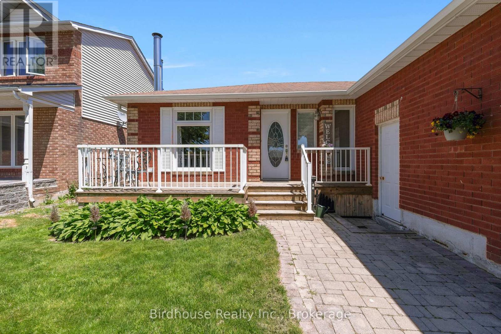 96 Foster Creek Drive, Clarington (Newcastle), Ontario  L1B 1G5 - Photo 3 - E13242124