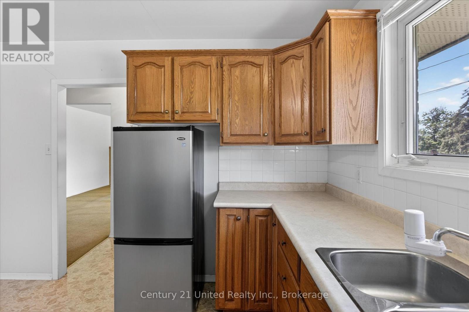 922 Wightman Avenue, Peterborough (Otonabee Ward 1), Ontario  K9J 5W7 - Photo 10 - X13242508