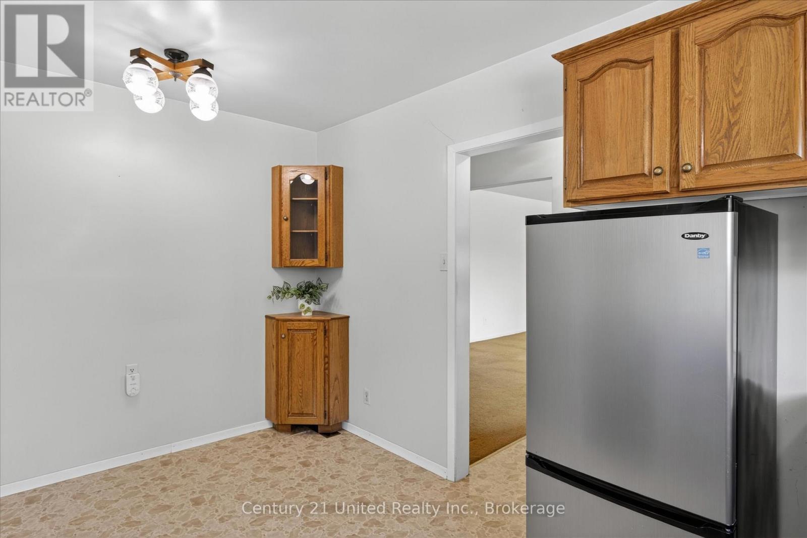 922 Wightman Avenue, Peterborough (Otonabee Ward 1), Ontario  K9J 5W7 - Photo 11 - X13242508