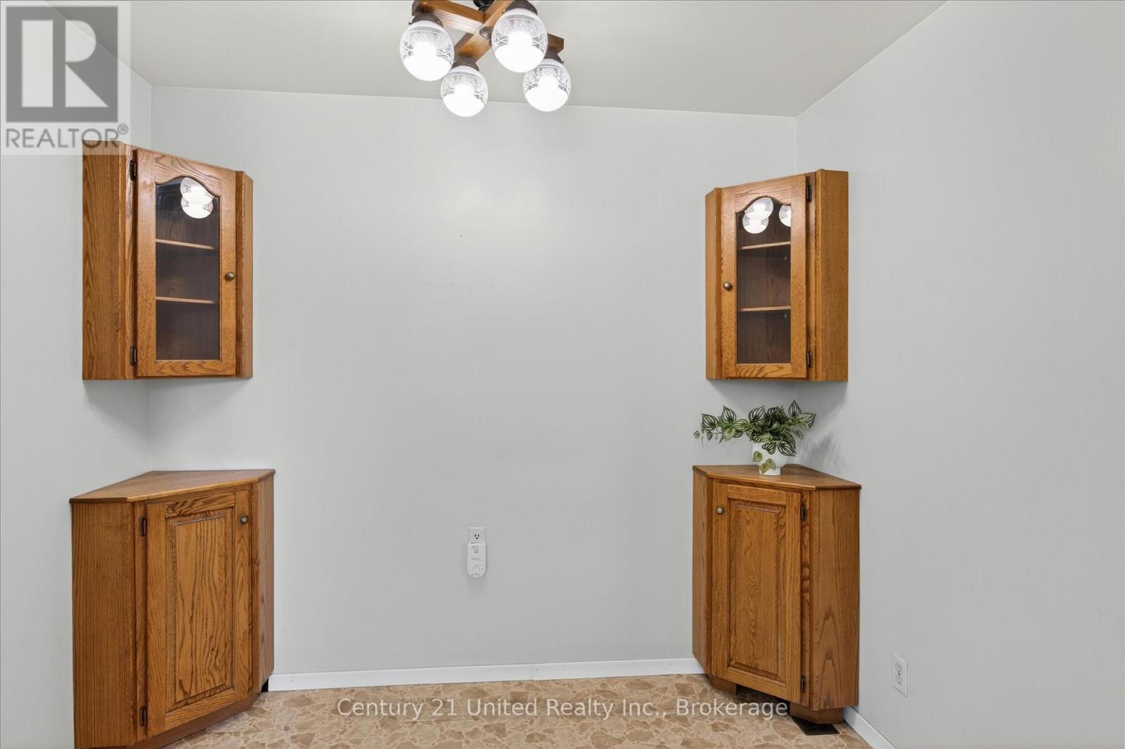 922 Wightman Avenue, Peterborough (Otonabee Ward 1), Ontario  K9J 5W7 - Photo 12 - X13242508